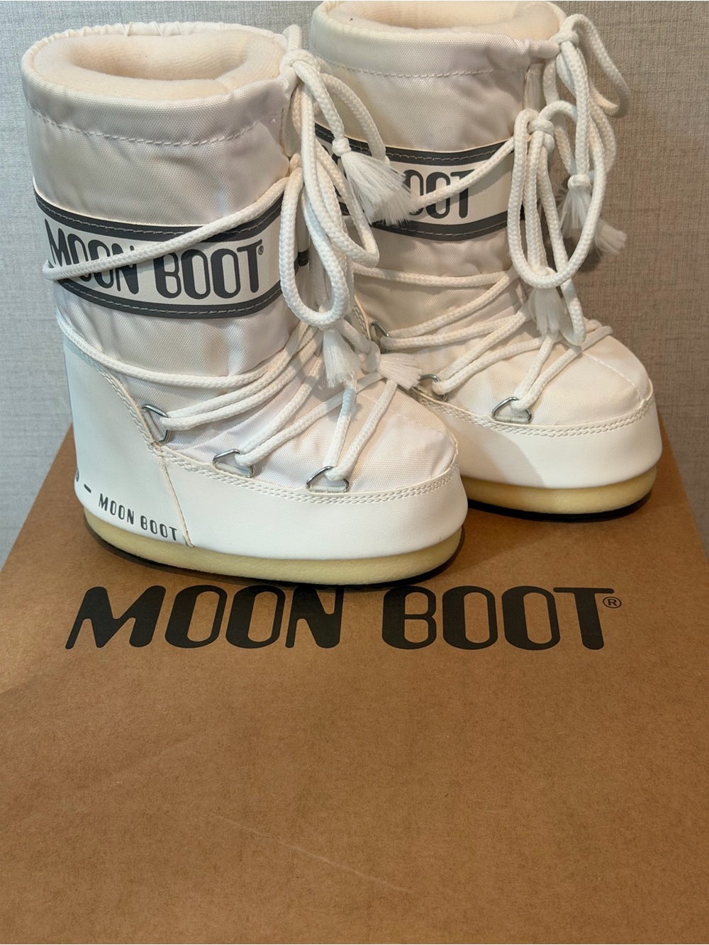 Moon Boot Kids 🤍